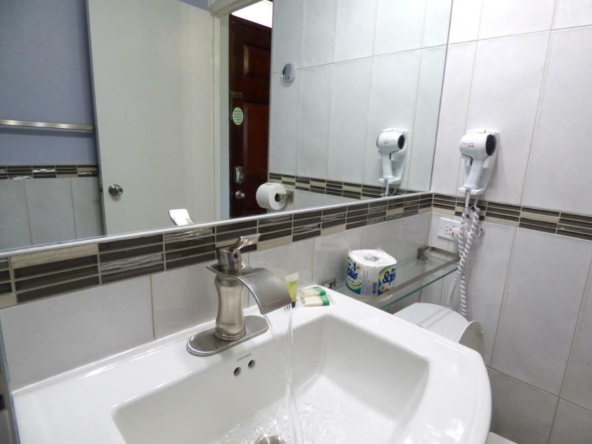 Beach One Bedroom Suite A17 오쵸 리오스 외부 사진